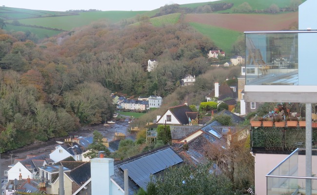 Riverside apartments overlooking Kingswear