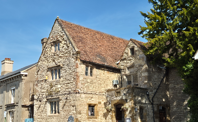 The Olde Mint Public house, Southam