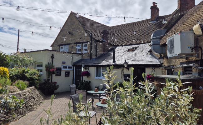 chesterton-commercial-buildings Chesterton Pub garden