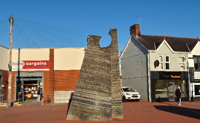ammanford-statue-building Statue in the centre of Ammanford