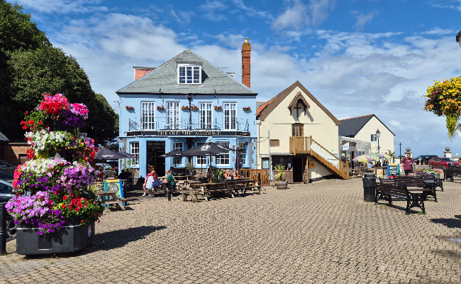 minehead-pub-building